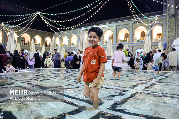 شب میلاد پیامبر اکرم (ص) در حرم مطهر رضوی