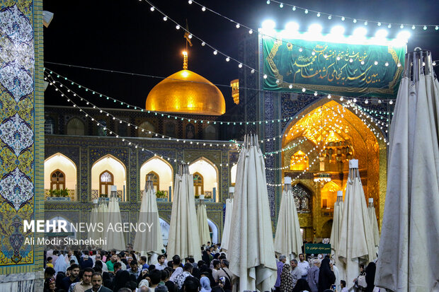 شب میلاد پیامبر اکرم (ص) در حرم مطهر رضوی