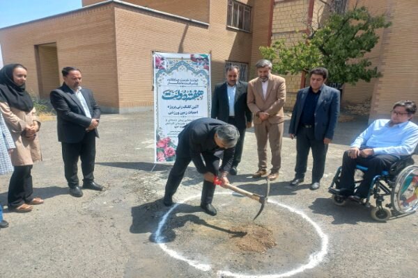 بررسی چالش‌ها: ۲۰ میلیارد ریال برای تجهیز مدارس استثنایی سنندج اختصاص یافت | مهر - کد b629
