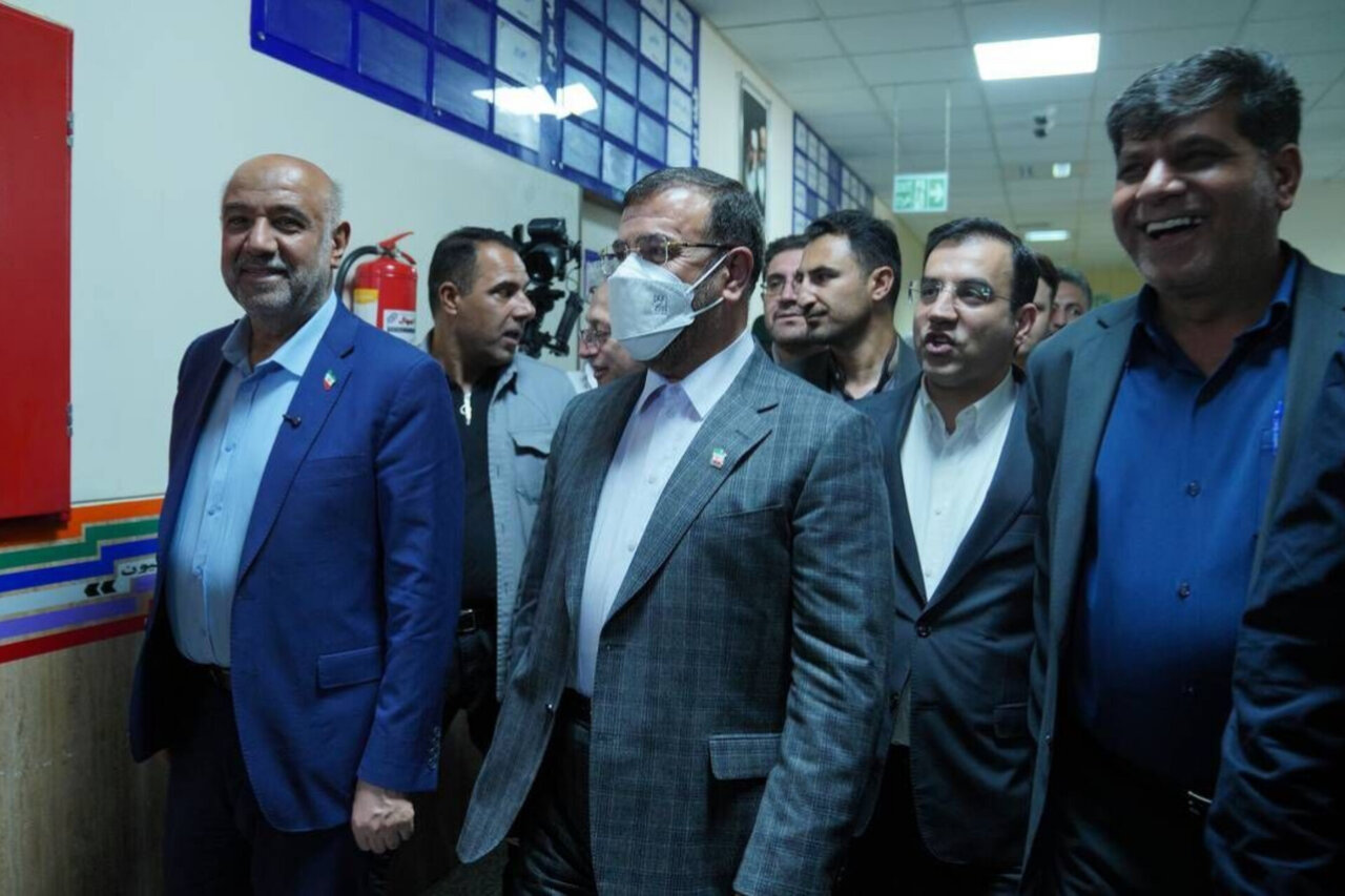 گزارش تحلیلی: تکمیل ورزشگاه ۱۱ هکتاری کارگران مرودشت در انتظار تصمیم وزیر کار | مهر - کد 997d