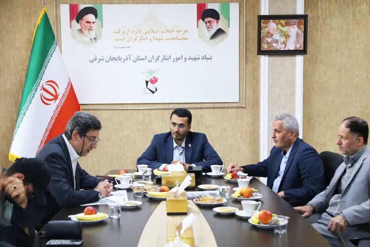 متفکرآزاد: پیگیری مشکلات خانواده شهدا و ایثارگران ادای دین به آنان است