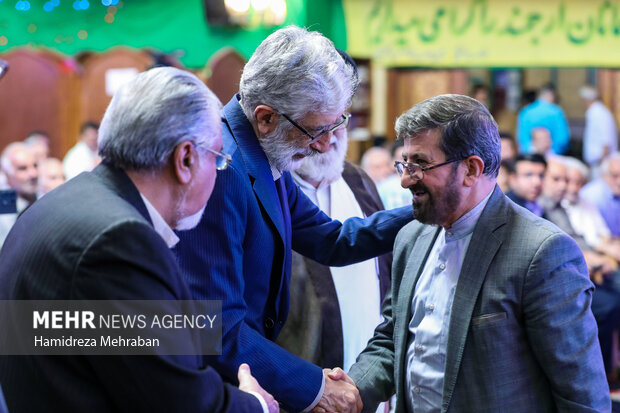 مراسم رونمایی از کتاب «شیرین‌تر از عسل»