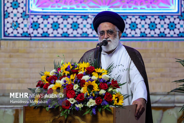 مراسم رونمایی از کتاب «شیرین‌تر از عسل»