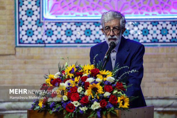 مراسم رونمایی از کتاب «شیرین‌تر از عسل»