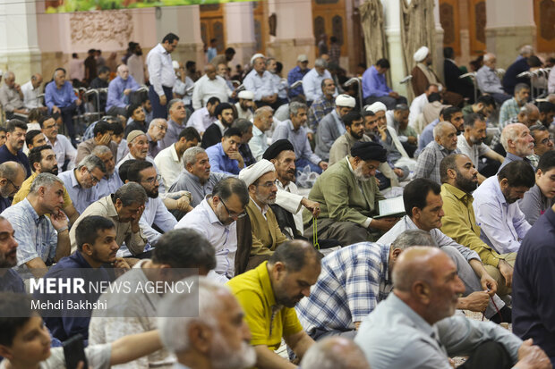 جشن شب میلاد پیامبر(ص) و امام صادق(ع) در حرم بانوی کرامت
