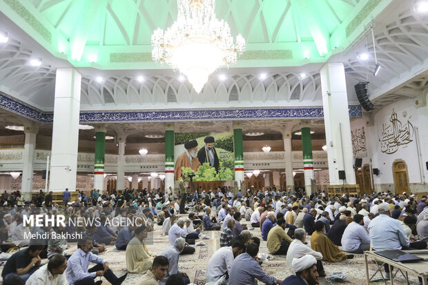 جشن شب میلاد پیامبر(ص) و امام صادق(ع) در حرم بانوی کرامت