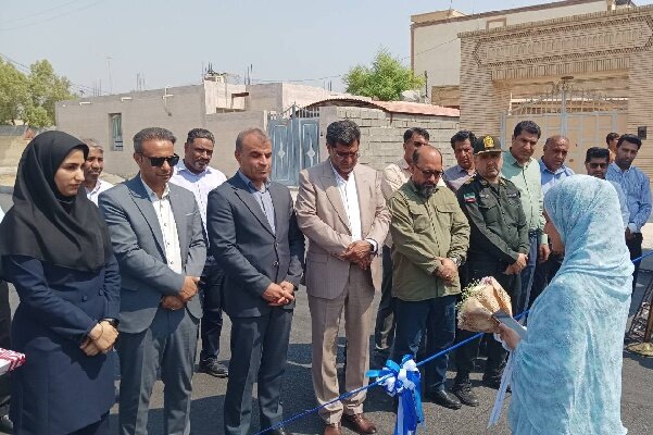 کلنگ‌زنی مدرسه ۱۲ کلاسه مرکز سلامت و افتتاح آسفالت محلات رودان