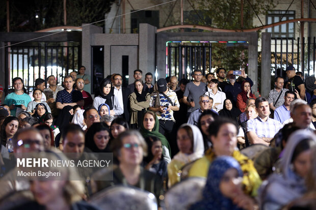 محفل هنری «روایت رحمت» در محوطه تئاتر شهر