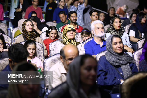 محفل هنری «روایت رحمت» در محوطه تئاتر شهر