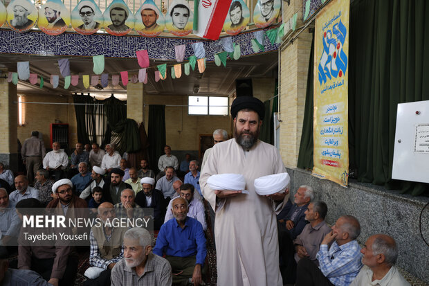 آیین عمامه گذاری جمعی از طلاب همدان