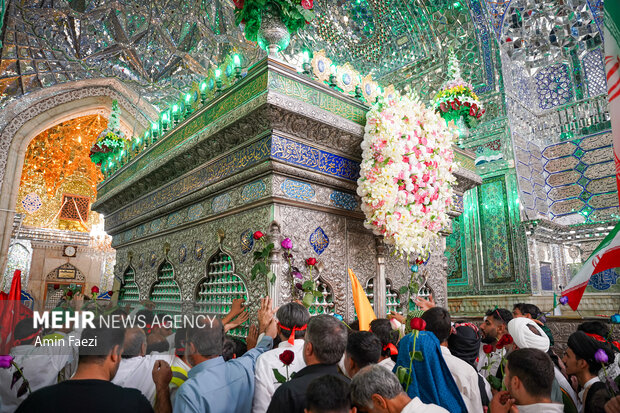 کاروان پیاده زائران فیروزآباد به شاهچراغ (ع)