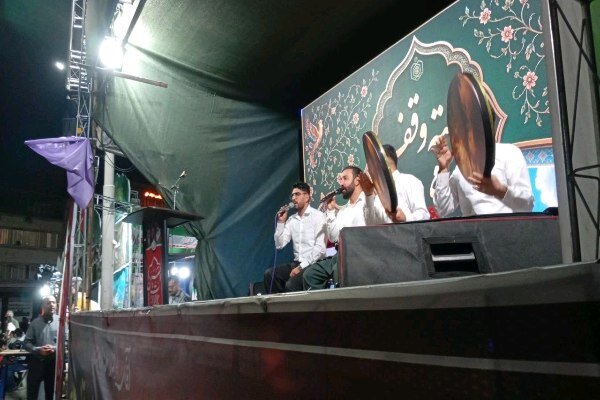 طنین نوای دف در شب میلاد پیامبر رحمت در سنندج