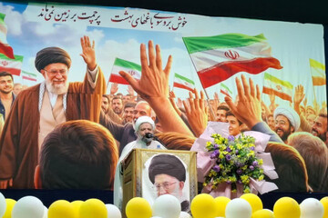 مدیران اقتصادی و فرهنگی با روحیه جهادی در میدان خدمت حاضر شوند