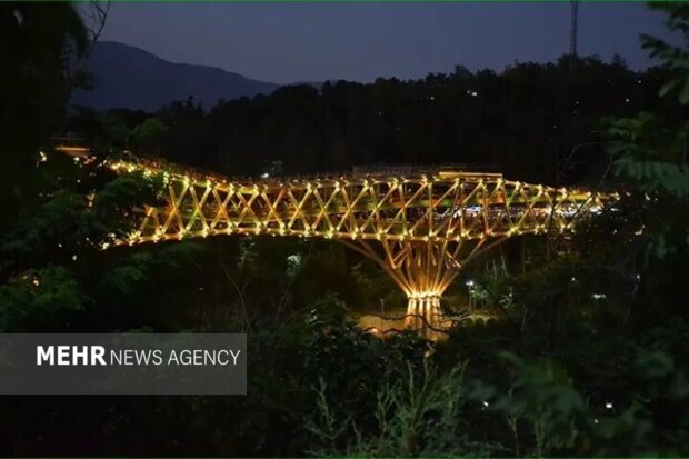پل طبیعت طلایی می‌شود