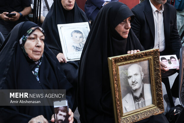 نشست «ایران قربانی تروریسم؛ روایت داغ‌های ماندگار»