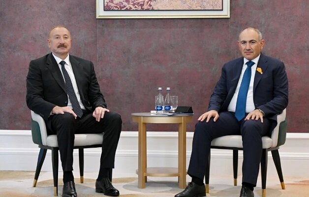 Aliyev ve Paşinyan Bişkek'te bir araya geldi