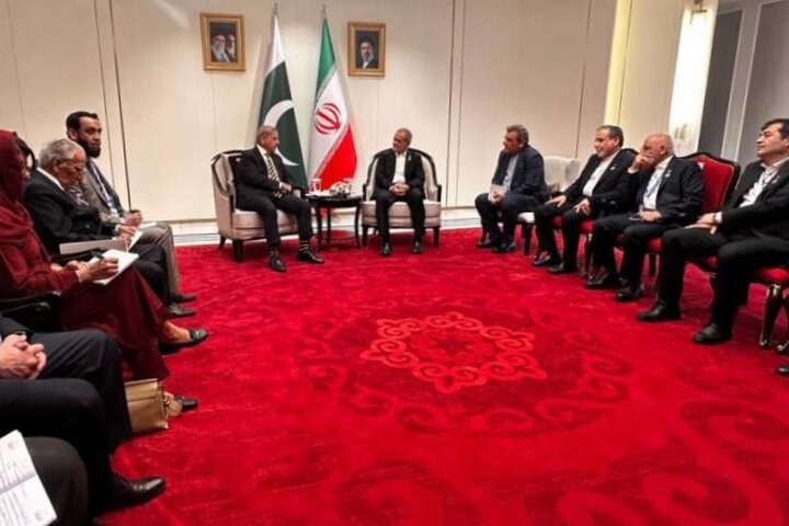 دیدار سران ایران و پاکستان در حاشیه اجلاس سران سازمان همکاری شانگهای