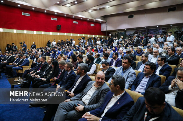 افتتاح بیست‌و‌نهمین نمایشگاه بین‌المللی الکامپ
