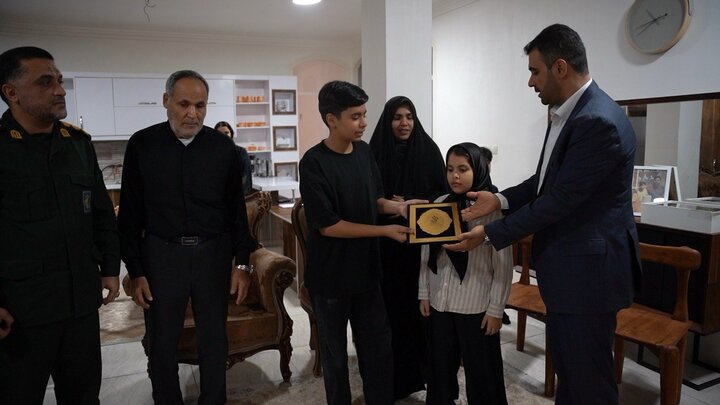 تأکید مدیرعامل پتروشیمی سروش مهستان بر ترویج فرهنگ ایثار و شهادت تأکید مدیرعامل پتروشیمی سروش مهستان بر ترویج فرهنگ ایثار و شهادت