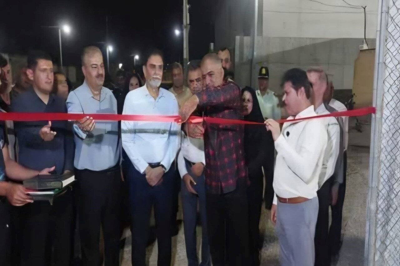 زمین چمن اسلام‌آباد دشتستان افتتاح شد