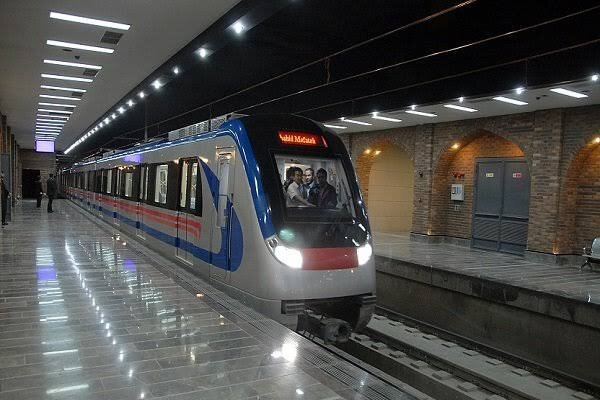 شهردار اصفهان: رام‌های خریداری‌شده مترو در بنادر چین معطل مانده‌ است