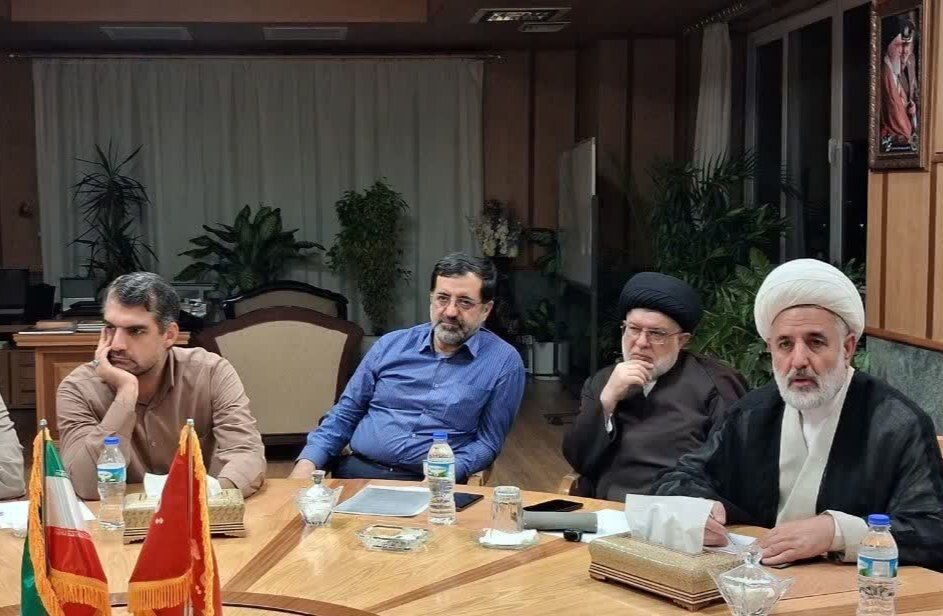 گزارش ویژه: مسائل توسعه‌ای قم در نشست مجمع نمایندگان با استاندار بررسی شد | مهر - کد 0964