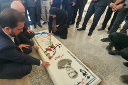 وزیر راه و شهرسازی به مقام شهید تنگسیری ادای احترام کرد