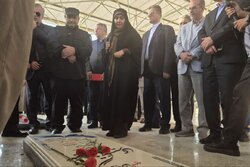 ادای احترام وزیر راه و شهرسازی به شهید تنگسیری