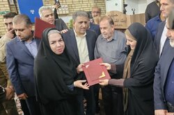 واگذاری سند مالکیت واحدهای مسکونی کوی بلوکی‌ها در ماهشهر