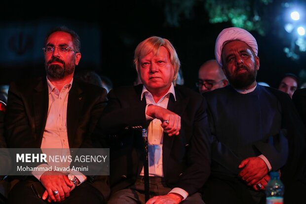 سفر وزیر میراث فرهنگی به <a href='https://sayeb.ir/tag/%d9%82%d8%b2%d9%88%db%8c%d9%86'></div>قزوین</a>
