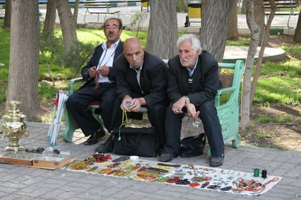 انتقال دستفروشان باغ گلستان تبریز به هفته‌ بازار آذربایجان