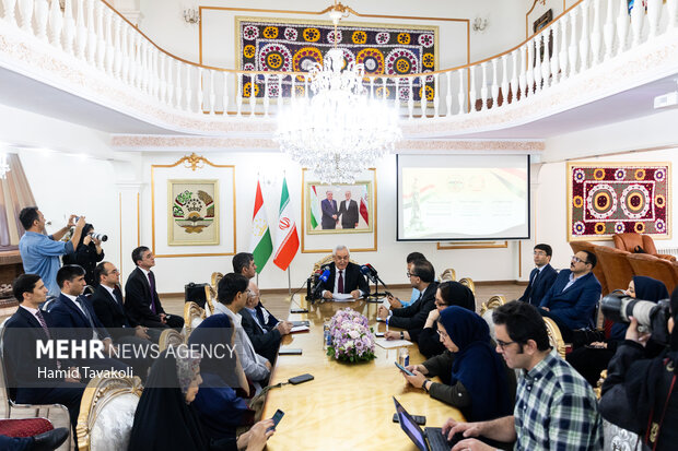 نشست خبری سفیر تاجیکستان در ایران
