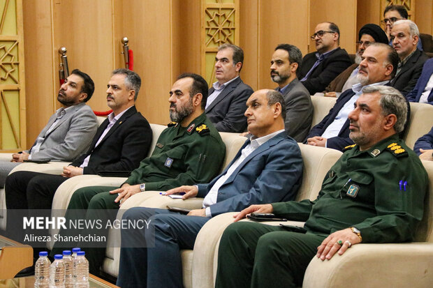 همایش روز قشر بسیج کارمندان و هفته دولت در رشت