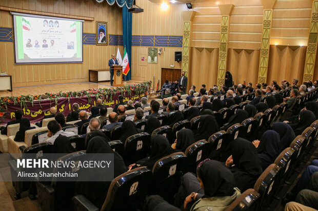 همایش روز قشر بسیج کارمندان و هفته دولت در رشت