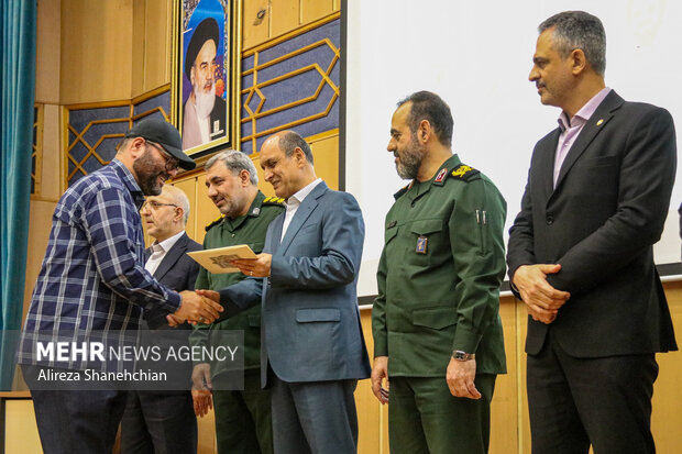 همایش روز قشر بسیج کارمندان و هفته دولت در رشت