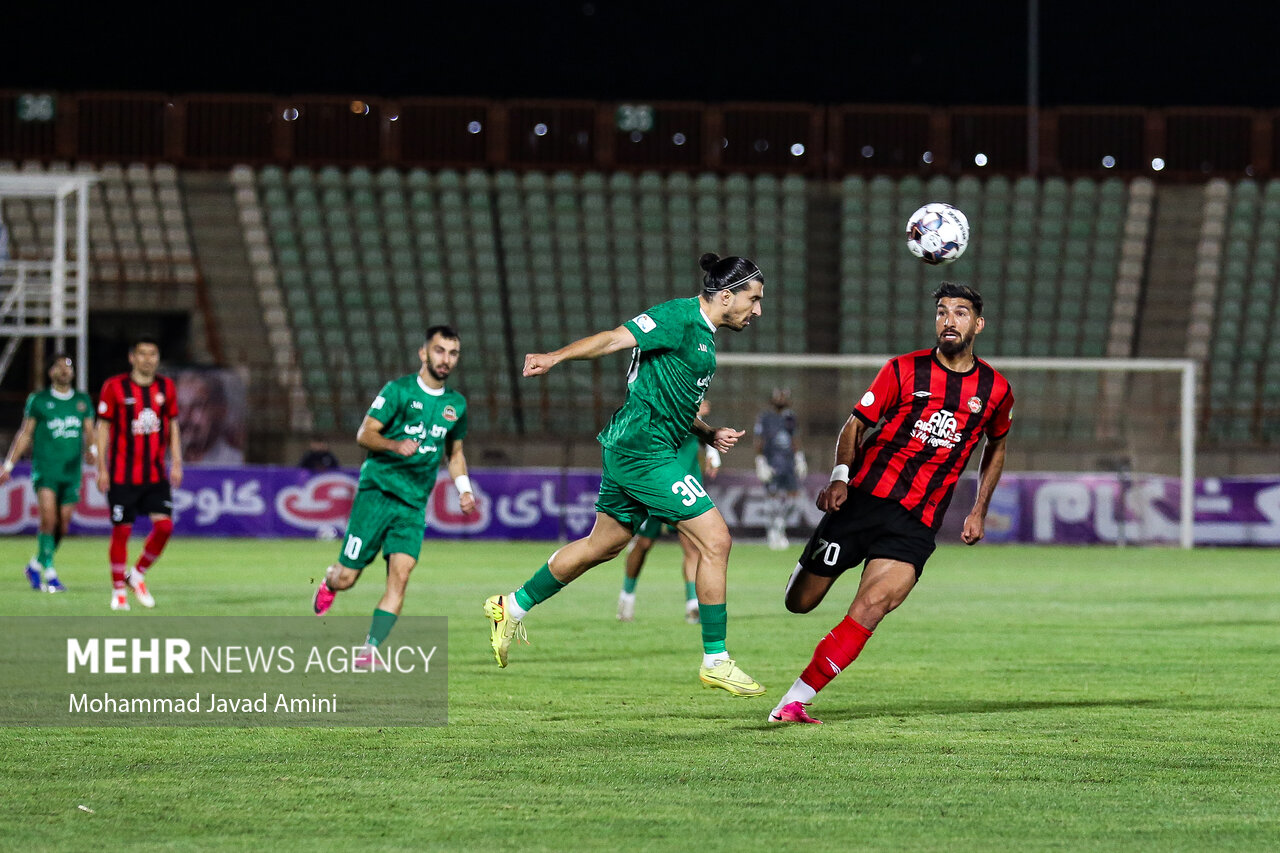 تراکتور برای استقلال و پرسپولیس هدیه فرستاد