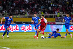 دربی متفاوت با آمار شبیه به هم؛ استقلال دقیق بود پرسپولیس فعال!
