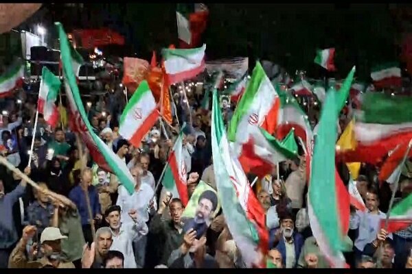 فریاد الله اکبر مردم مازندران درپی تنبیه دشمن متجاوز