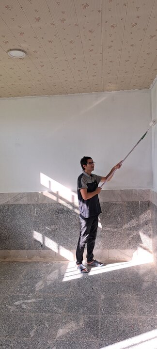 معلمی که راه مدرسه را از دل کوه باز میکند