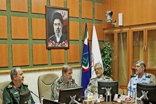 قائد الجيش الايراني: سنردّ بأضعاف مضاعفة على أي تحرك للعدو