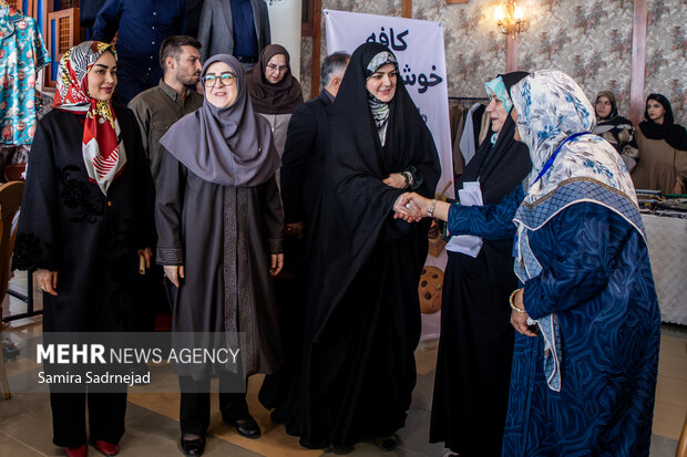 نمایشگاه خیریه انجمن دیپلماتیک بانوان