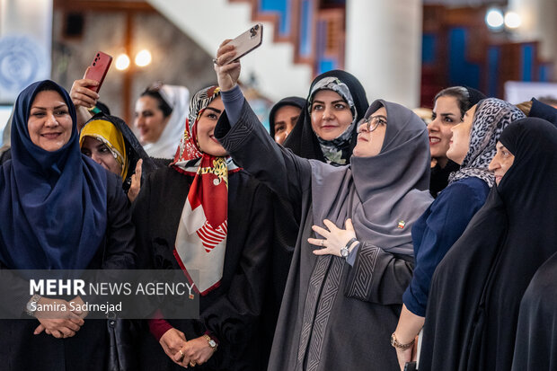 نمایشگاه خیریه انجمن دیپلماتیک بانوان