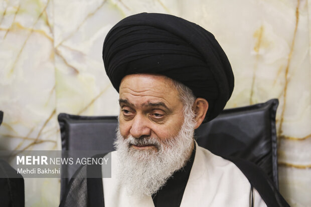 پیام آیت‌الله حسینی بوشهری در پی شهادت ۳ رزمنده شهرستان دیر