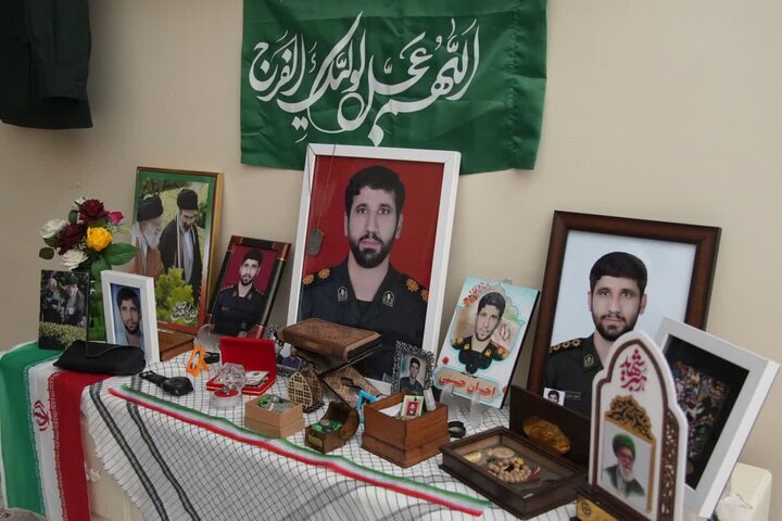 دیدار معاون نمایندگی ولی‌فقیه در سپاه با خانواده شهید «احسان حسینی»