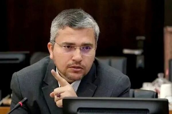عضو کمیسیون امنیت ملی: دشمن منتظر پاسخی سخت و کوبنده باشد