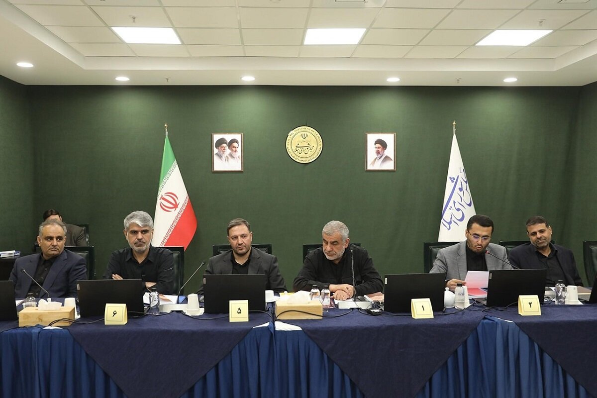 موافقت مجلس با استفساریه درباره عرضه قیر با نرخ ۵۰ درصدی بورس