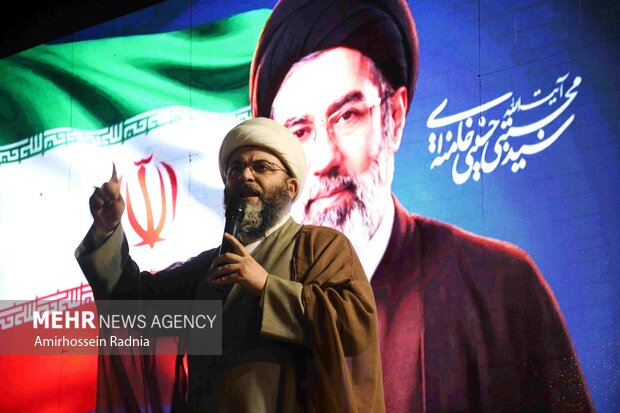 ۱۸۶مین اجتماع مردمی با سخنرانی رئیس سازمان تبلیغات اسلامی در بیرجند