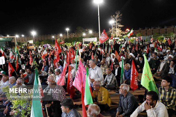 ۱۸۶مین اجتماع مردمی با سخنرانی رئیس سازمان تبلیغات اسلامی در بیرجند