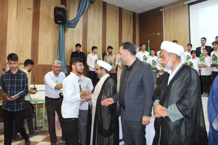 استهبان فارس و پیوند ۵۰۰ سال سنت حوزوی با تربیت حافظان قرآن