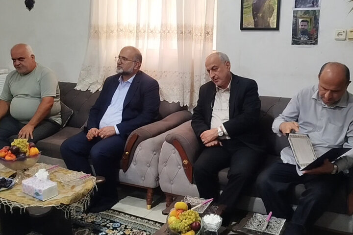 شهدا با نثار جان خود از کیان نظام و تمامیت ارضی کشور دفاع کردند